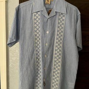 Men's Resort Shirt- NWT- size small- Very Sharp- great for any upcoming vacation